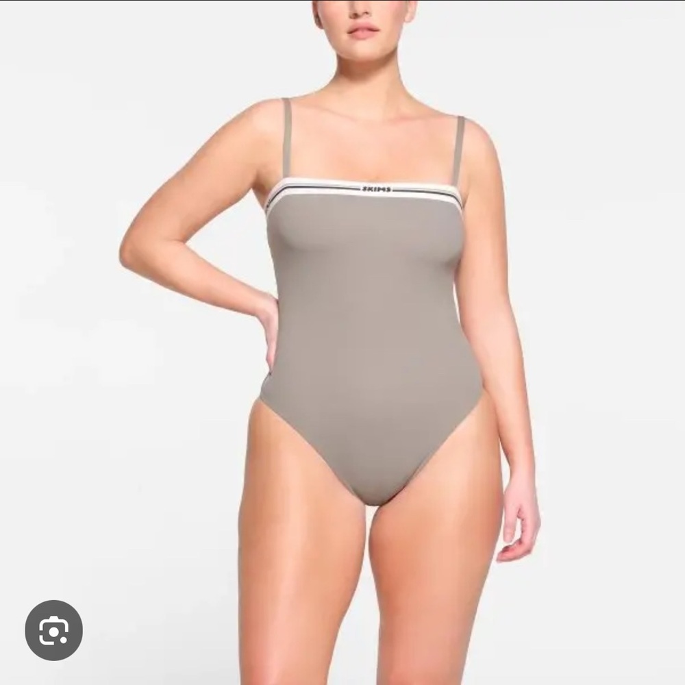 NWT SKIMS 2X Fits Everybody Logo Bodysuit - Picture 2 of 6